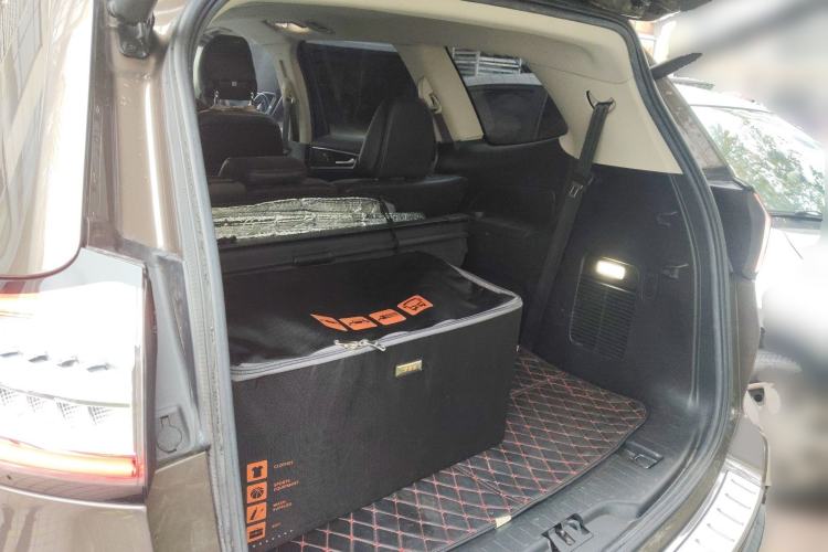 Used Ford Edge 2016 EcoBoost 245 Two-Wheel-Drive Titanium 7-Seater Trunk