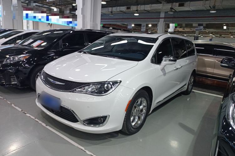 Used Chrysler Grand Voyager 2017 3.6L Premium Edition