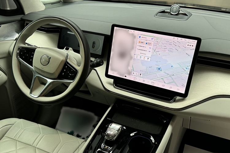 Used Volvo EM90 2025 Ultra Six-Seater