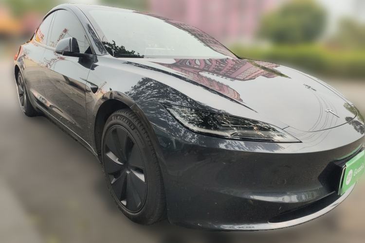 Used Tesla Model 3 2023 Rear-Wheel-Drive Version Front Right 45 Deg