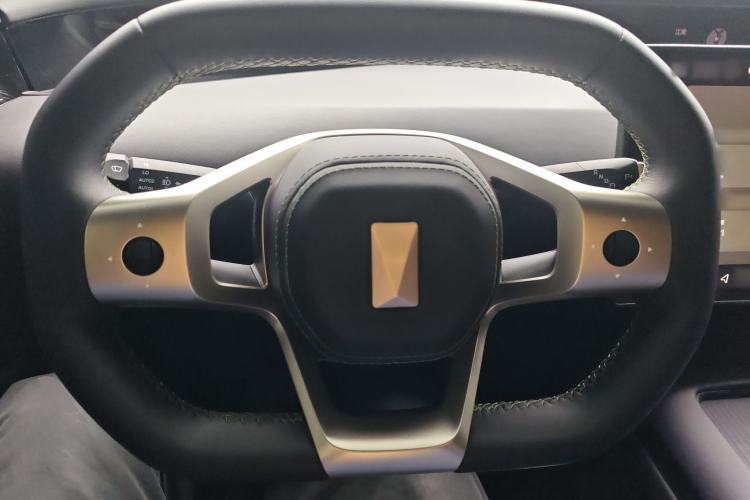 Used Avatr 07 2024 Pro+ Range-Extended Edition Steering Wheel