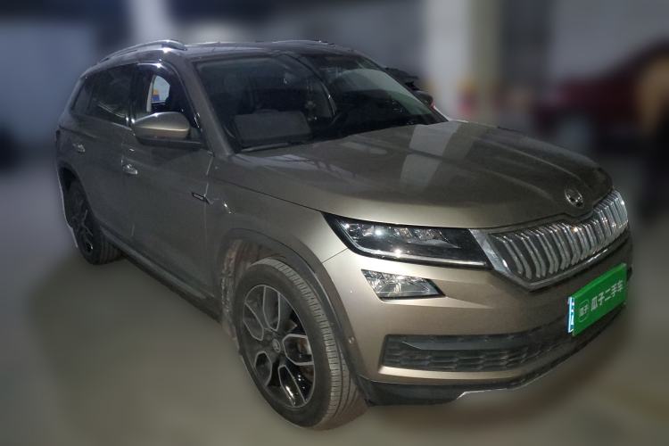 Used Skoda Kodiaq 2019 Facelifted TSI330 7-Seater Two-Wheel-Drive Luxury Enjoyment Edition China VI Standard Front Right 45 Deg