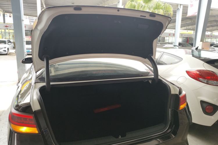 Used Kia K5 2016 1.6T Automatic LUX