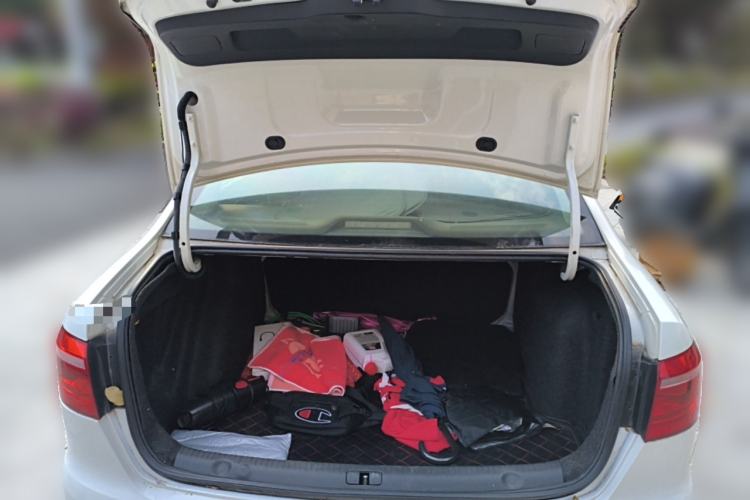 Used Volkswagen Lavida 2013 Revised Classic 1.6L Automatic Fashion Edition
