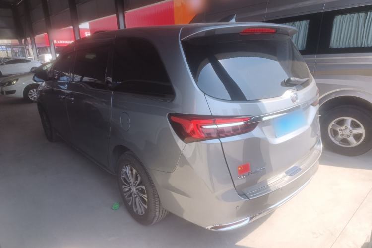 Used Buick GL8 2023 Facelifted Land Cruiser Executive Luxury Version