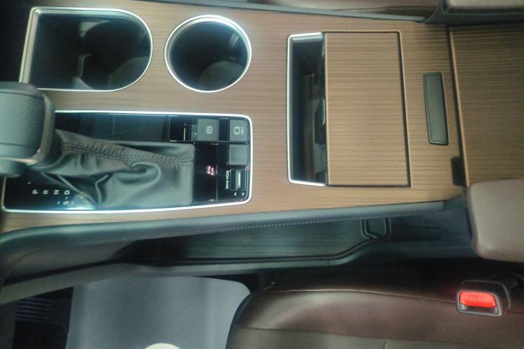 Used Toyota Granvia 2024 2.5L Hybrid Prestige PLUS Four-Wheel Drive Version