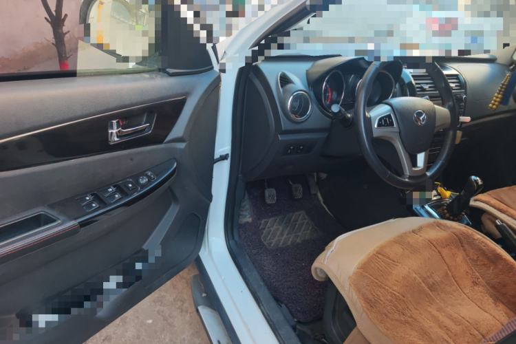 Used HYOSOW S3 2014 1.5L Luxury Version China IV Emission Standard Driver Seat