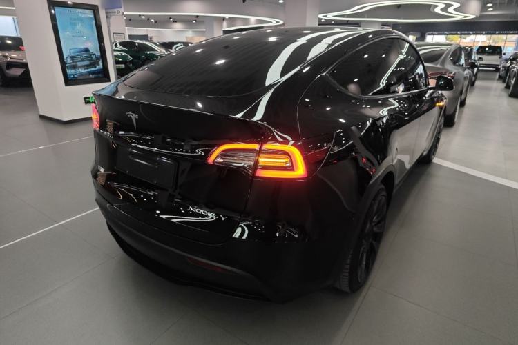 Used Tesla Model Y 2023 Rear-Wheel-Drive Version
