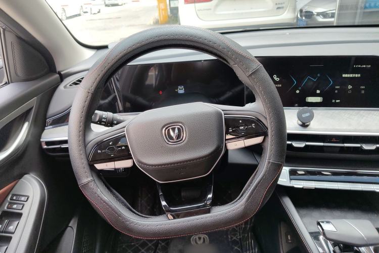 Used Changan Eado 2024 PLUS Blue Whale NE 1.4T GDI DCT High-Energy Edition
