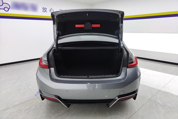 Used BMW i3 2022 eDrive 35 L
