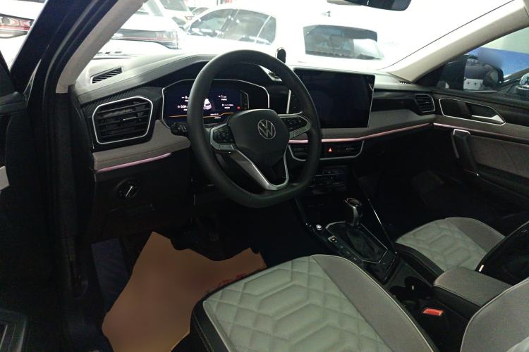 Used Volkswagen Tayron 2023 280TSI Two-Wheel-Drive Luxury Plus Advanced Version Center Console