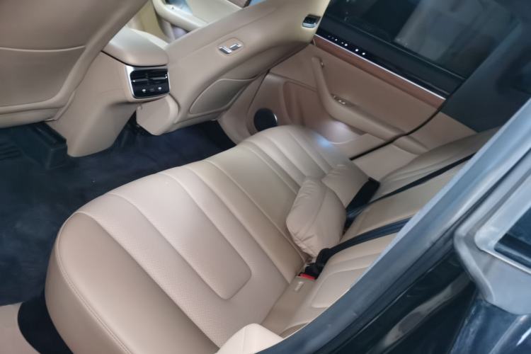 Used Hima Luxeed R7 2025 Range-Extended Version 251 km Max
