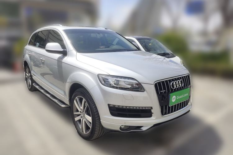 Used Audi Q7  Front Right 45 Deg