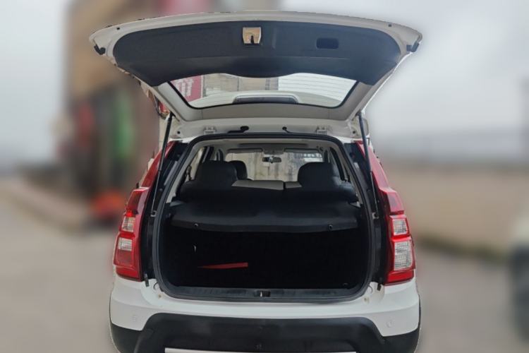 Used FORTHING Joyear XV 2015 1.6L CVT Luxury Model Trunk