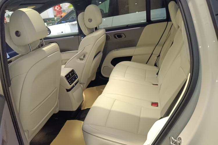 Used Li Auto Li Auto i6 2025 Model Two-Wheel-Drive Standard Type
