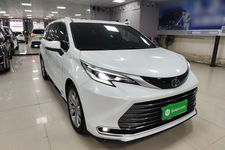 Used Toyota Sienna 2023 2.5L Hybrid Deluxe Edition
