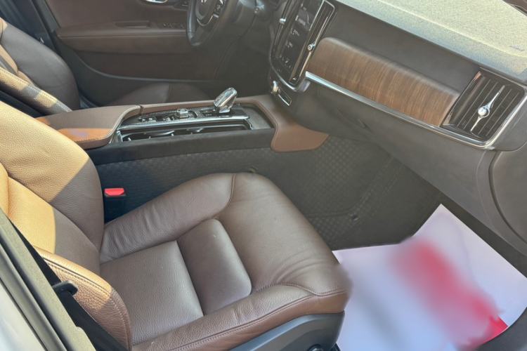 Used Volvo V90 2021 Cross Country B5 AWD Smart Range Edition