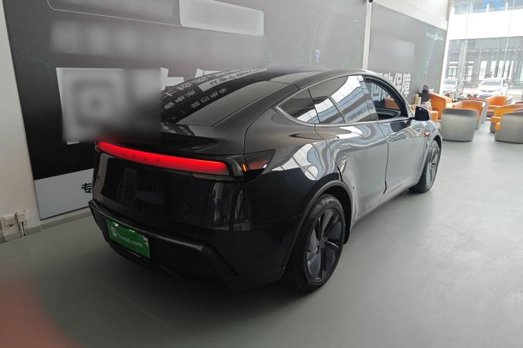 Used Tesla Model Y 2025 Long-Range All-Wheel-Drive Version Rear Right 45 Deg