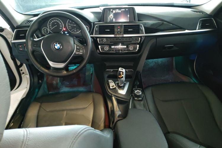 Used BMW 3 Series 2016 320Li Ambition Model
