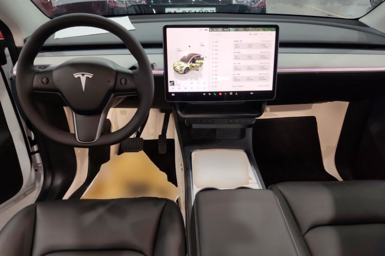 Used Tesla Model Y 2023 Rear-Wheel-Drive Version Center Console