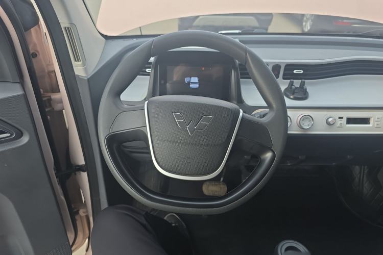 Used Wuling Hongguang MINIEV 2022 Macaron Premium Model – Lithium Iron Phosphate Steering Wheel