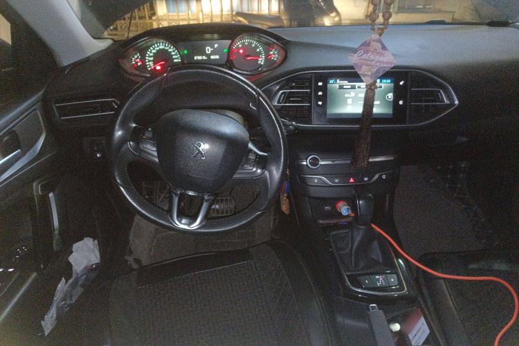 Used Peugeot 308S 2015 1.2T Automatic Jingchi Edition Steering Wheel