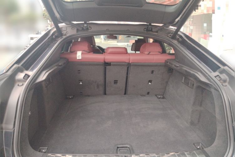 Used BMW X6 2020 xDrive40i Luxury Model with M Sport Package Trunk