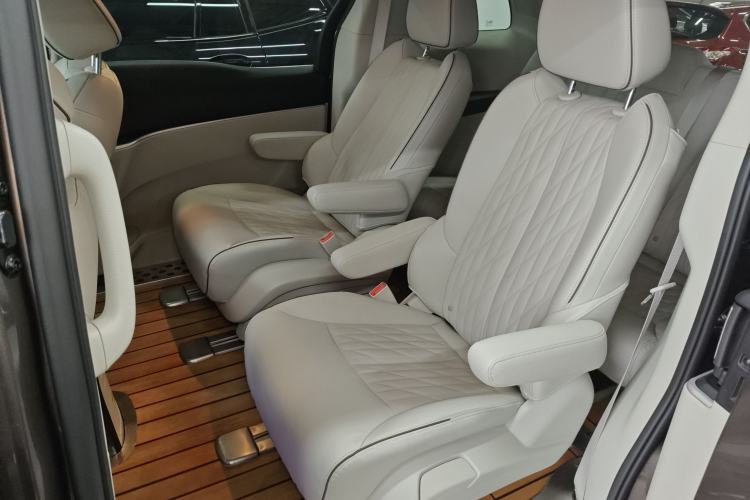 Used Buick GL8 2021 Land Cruiser Executive Class 652T Luxury Model Left Rear Seat