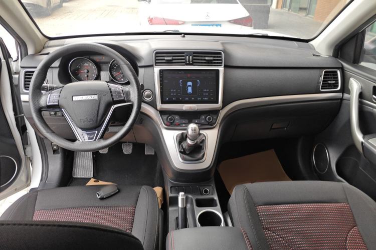 Used Haval M6 2019 1.5T Manual Two-Wheel Drive Urban Version China VI Standard
