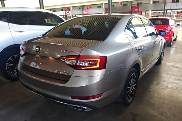 Used Skoda Octavia 2018 1.6L Automatic Luxury Edition