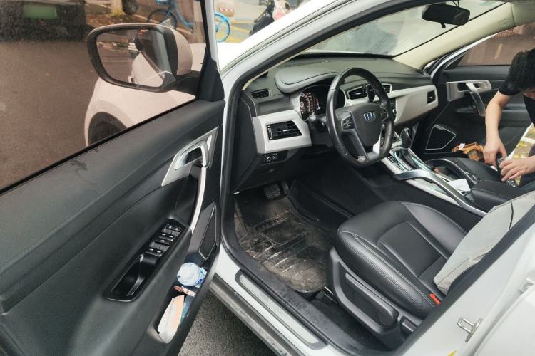 Used Geely Auto Emgrand X7 Sport 2016 1.8TD Automatic ZhiShang Model Driver Seat