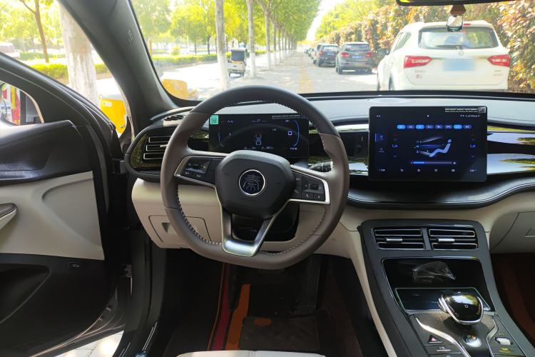 Used BYD Qin PLUS 2024 HONOR Edition DM-i 55KM Leading Model Steering Wheel