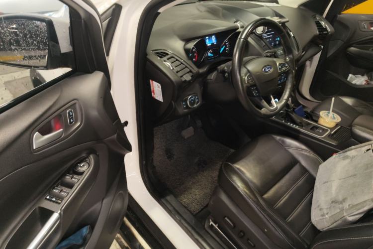 Used Ford Kuga 2018 Facelifted EcoBoost 180 Two-Wheel Drive Luxury Wing Edition Driver Seat