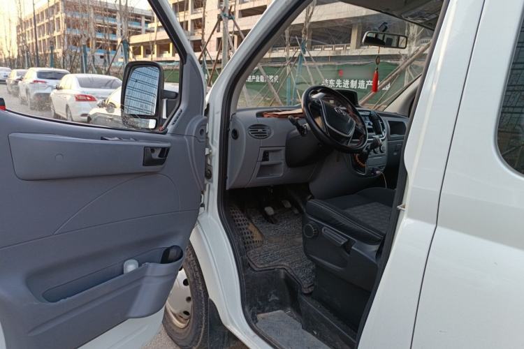 Used SAIC MAXUS Xintu V80 2019 2.5T Classic 6-Speed Manual Van Short Wheelbase Mid-Roof 6-Seater