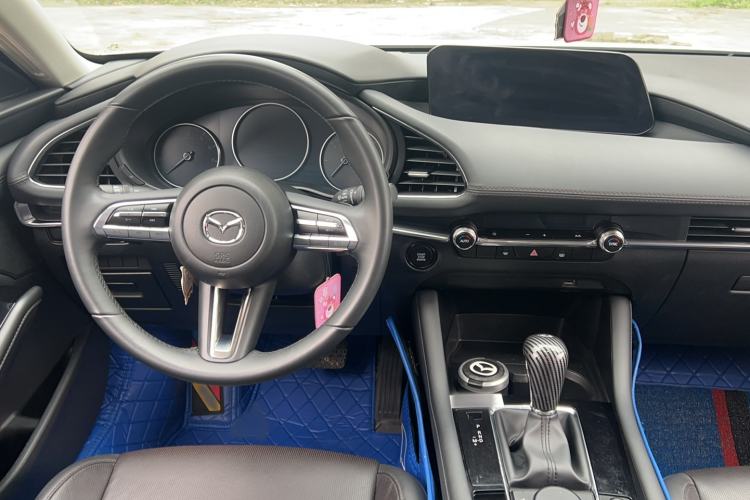 Used Mazda 3 Axela 2023 2.0L Automatic Zhiya Edition Center Console