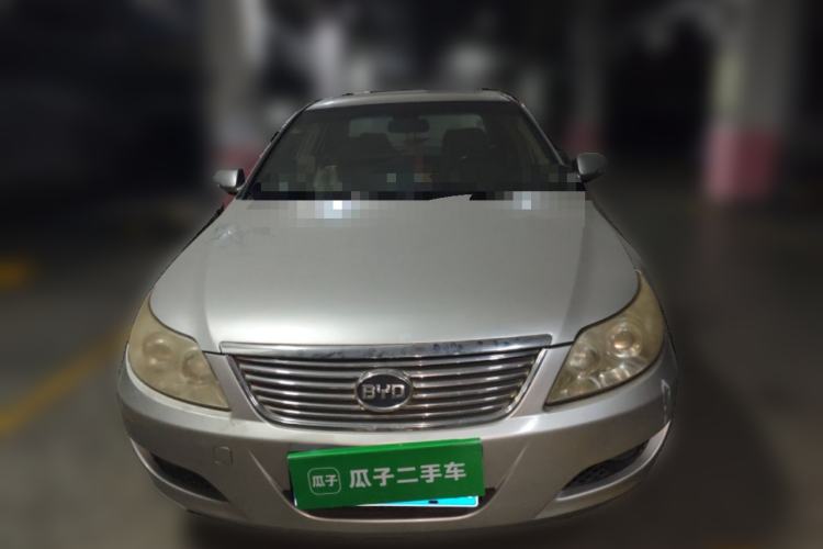 Used BYD F6 2011 Golden Edition 2.0L CVT Deluxe Model Front