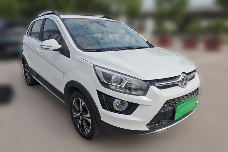 Used BAIC Senova X25 2015 1.5L Automatic Elite Model Front Right 45 Deg