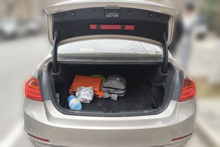 Used BMW 3 Series 2015 316Li Fashion Model
