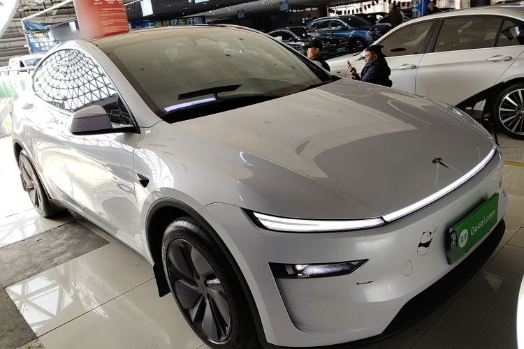 Used Tesla Model Y 2025 Rear-Wheel-Drive Version