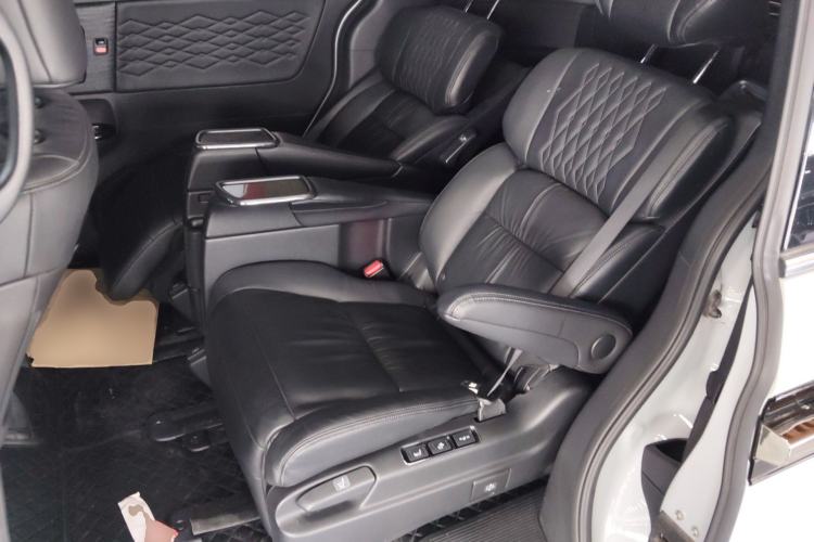 Used Honda Elysion 2024 2.0L eHEV Luxury Edition
