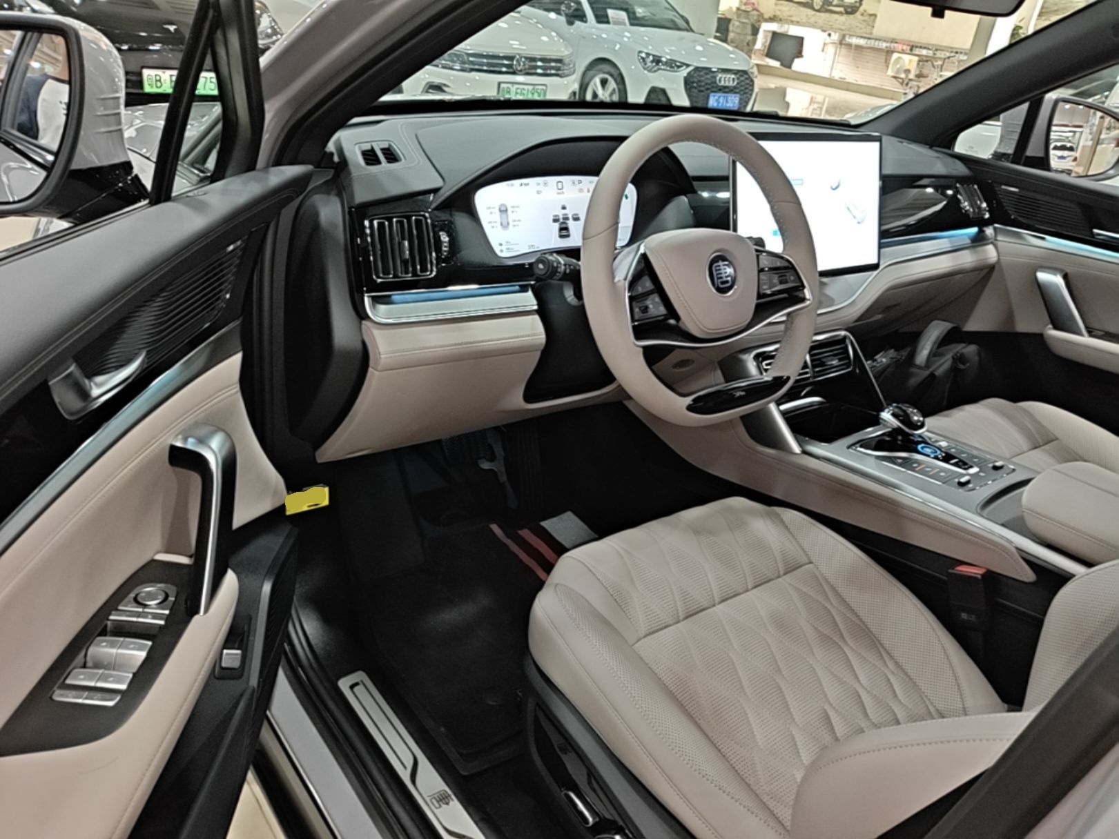 BYD Tang New Energy 2025 DM-i 115KM Prestige Model - Executive — снимка 18