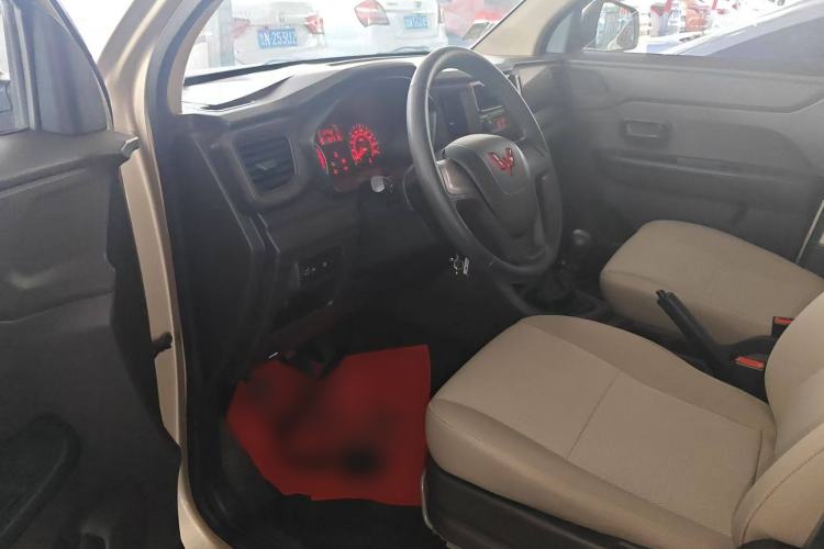 Used Wuling Hongguang V 2022 1.5L Jingqu Edition Enclosed-Window Vehicle with Electric Power Steering LAR
