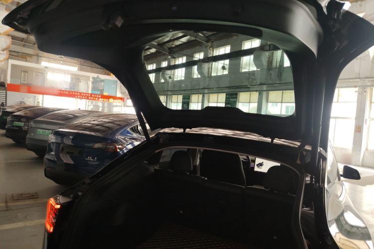 Used Tesla Model Y 2024 Long-Range All-Wheel-Drive Version