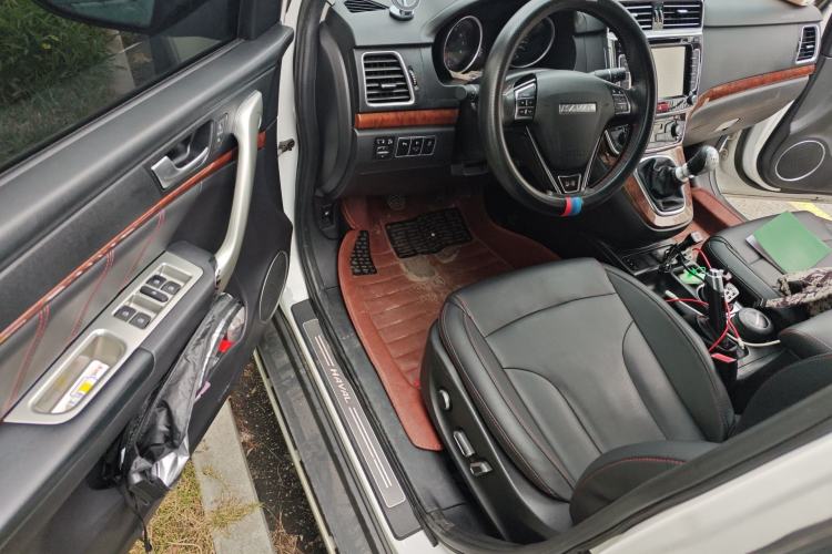 Used Haval H6 2015 Revised Version Sport Edition 1.5T Manual Transmission Two-Wheel Drive Elite Grade
