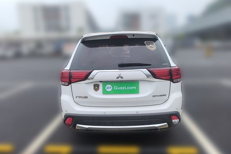 Used Mitsubishi Outlander 2018 2.4L 4x4 Elite Edition 5 Seats Rear