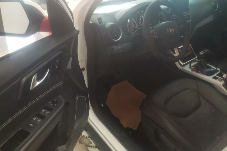 Used Bestune X40 2019 1.6L Automatic Luxury Edition China VI
