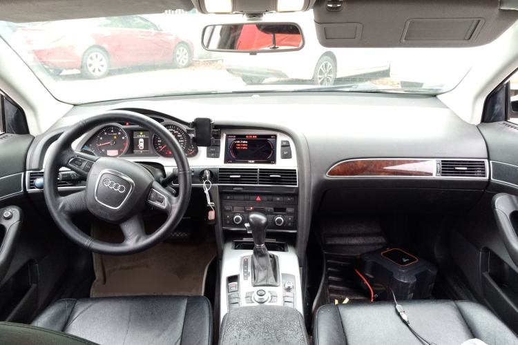 Used Audi A6L 2011 2.0 TFSI Automatic Standard Edition Center Console