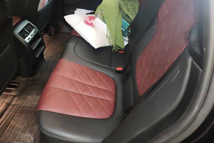 Used BMW X6 2022 Second Facelift xDrive40i M Sport Package Left Rear Seat