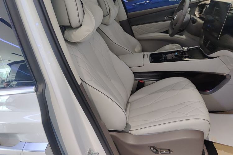 Used Denza D9 2022 DM-i 970 Four-Wheel Drive Flagship Model