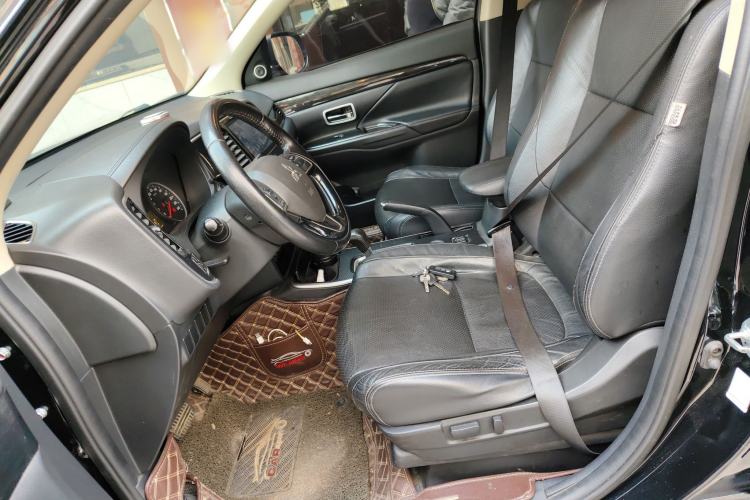 Used Mitsubishi Outlander 2018 2.0L Two-Wheel Drive Glory Edition 5 Seats
